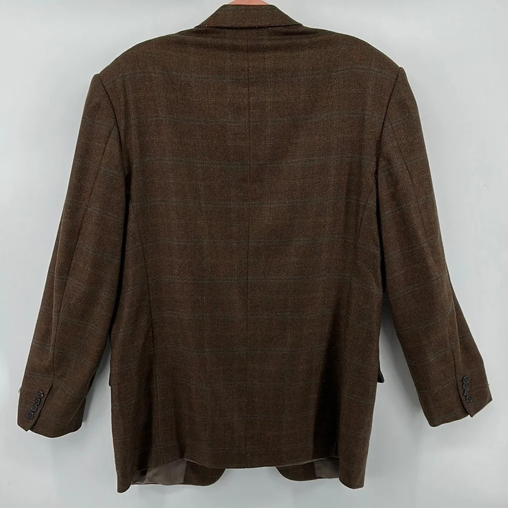 Corneliani Brown Sport Coat with Notched Lapel and Structured Shoulders Size 48L